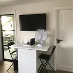Long Beach Rooms